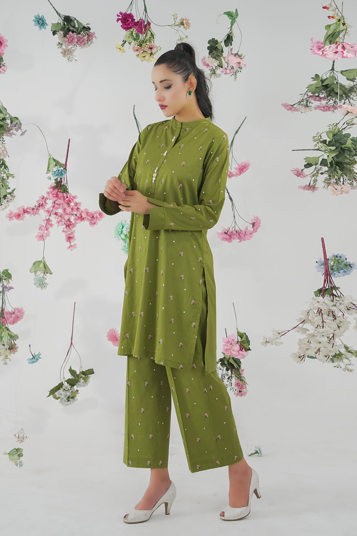 dresses for women in pakistan